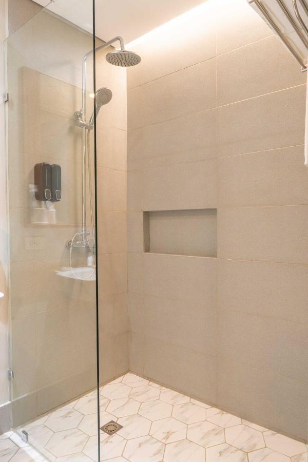 Primeway Suites Себу Экстерьер фото